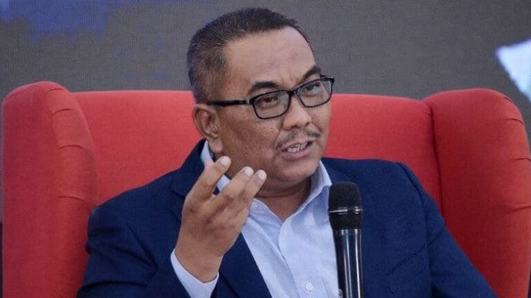 ‘Sanusi cabar Anwar kemuka bukti PN terima dana judi’