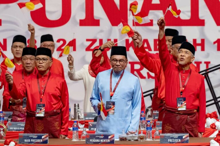 Apa nasib UMNO selepas ini… ‘oksigen dicabut’ atau ‘bungkus’