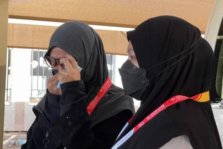 Tangisan dua beradik di kubur tidak bertanda