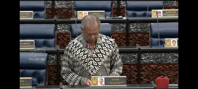 Kadar bayaran KKM: Muhyiddin gesa kaji semula, tangguh kenakan kadar lebih tinggi