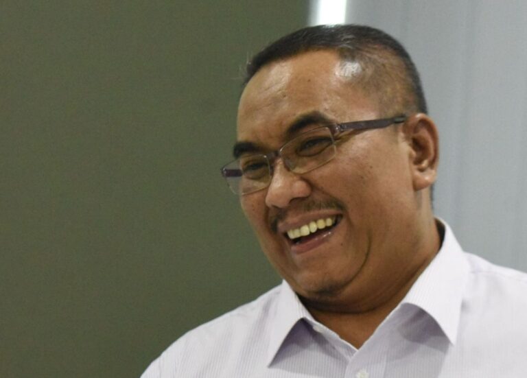 Boleh siasat 25 jam sehari, lapan hari seminggu – Sanusi