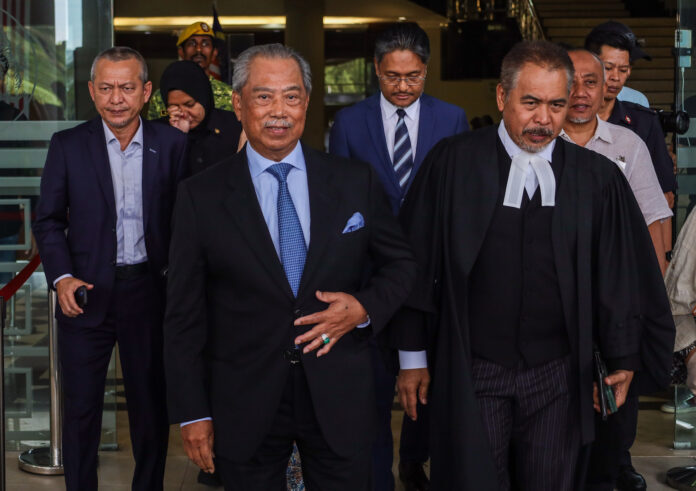 Muhyiddin Yassin mahkamah
