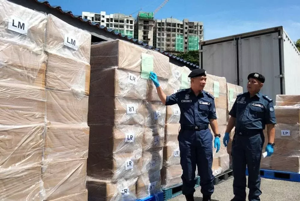 JKDM rampas 2.5 juta batang rokok ditinggal tepi jalan