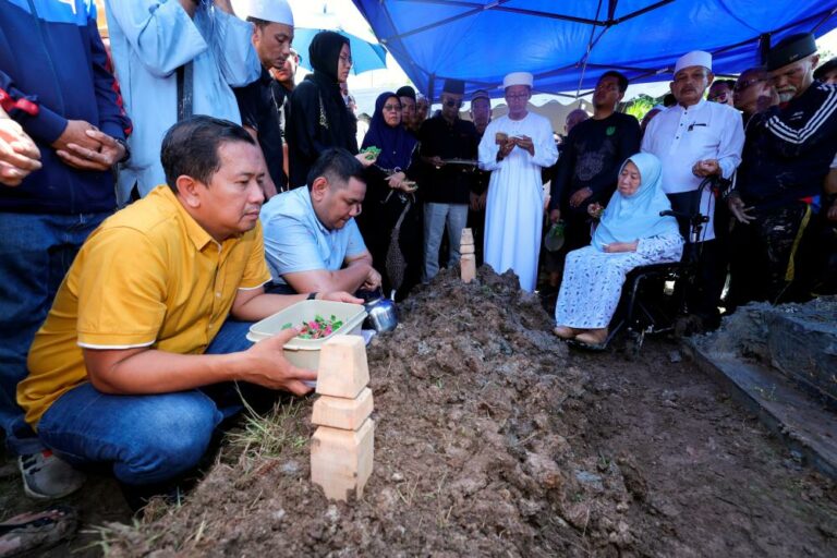 Jenazah Salahuddin Ayub selamat dikebumikan