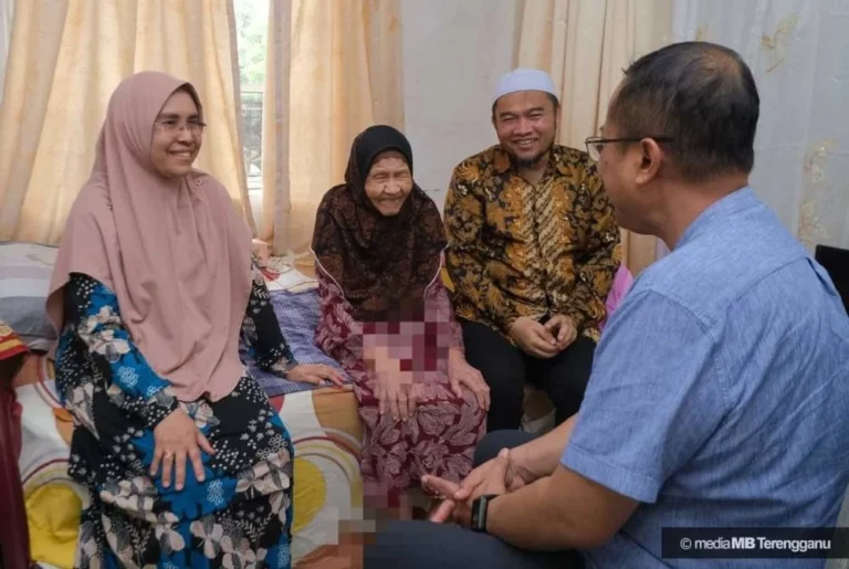MB Terengganu luang masa jumpa bidan ketika lahir