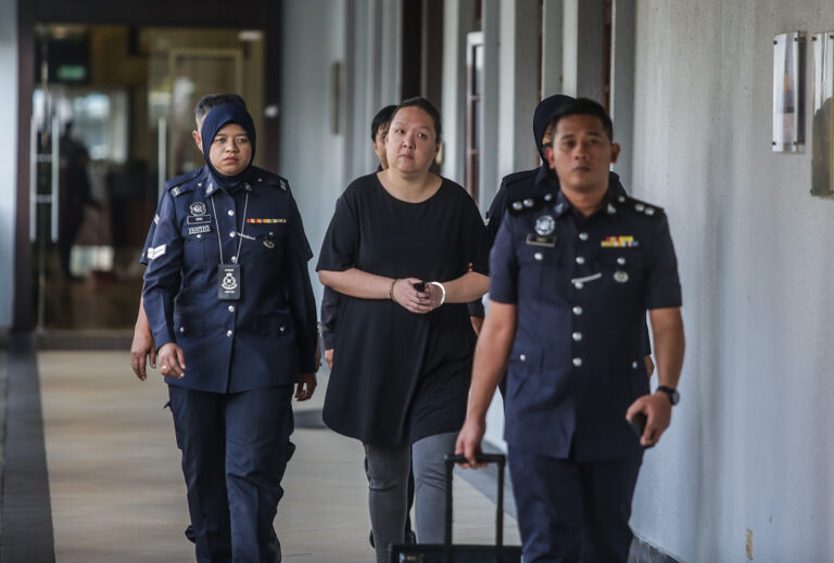 Pembantu peribadi mengaku tak bersalah pecah amanah hampir RM1.6 juta