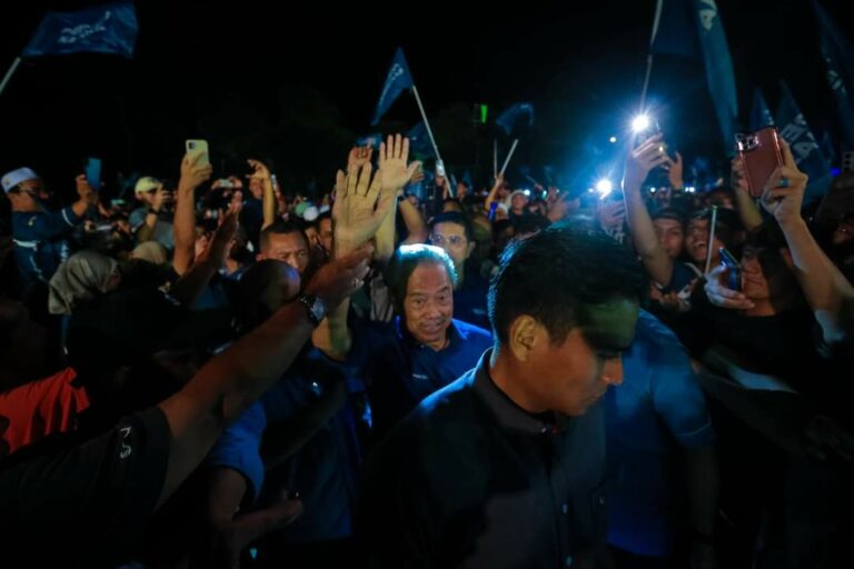 ‘Keluar awal kerana ia lebih baik’, nasihat Muhyiddin kepada pengundi PRN
