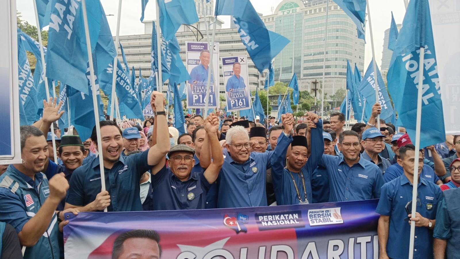 Hamzah nafi PN syok sendiri, sebaliknya UMNO yang syok sendiri