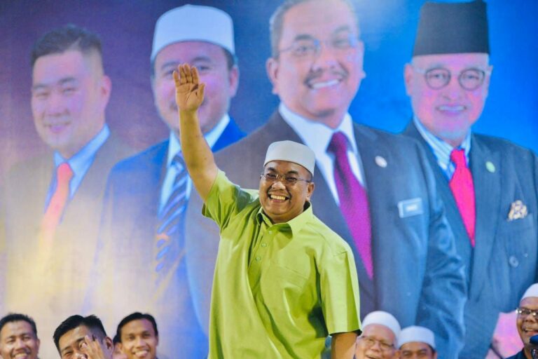 ‘Guna logo, tema Hari Kebangsaan nasional bukan kita nak ikut PH