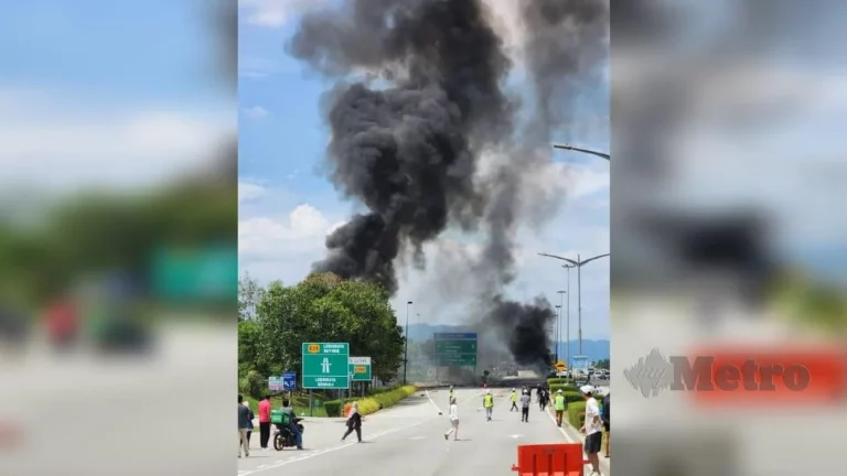 Pesawat ringan terhempas, juruterbang, penumpang dan penunggang motosikal maut